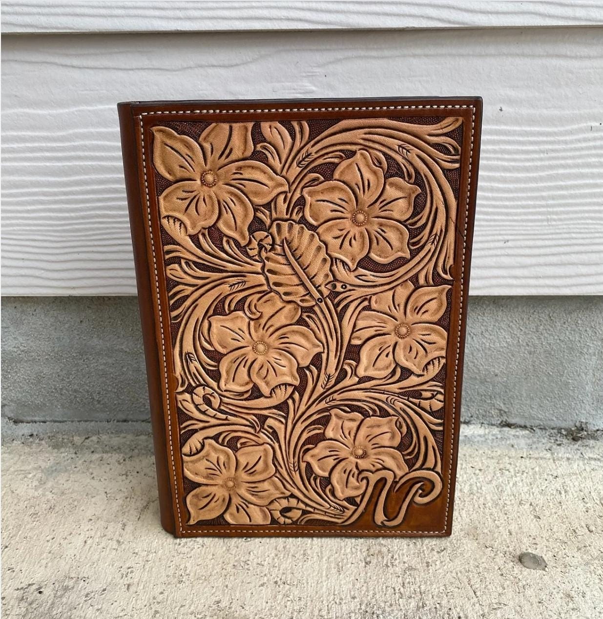 Premium Custom Leather Padfolio β Handmade Full-Grain Organizer with Personalization